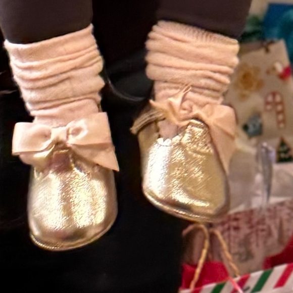 Janie and Jack Metallic Bow Ballet Flat size 6-12M - Picture 2 of 2